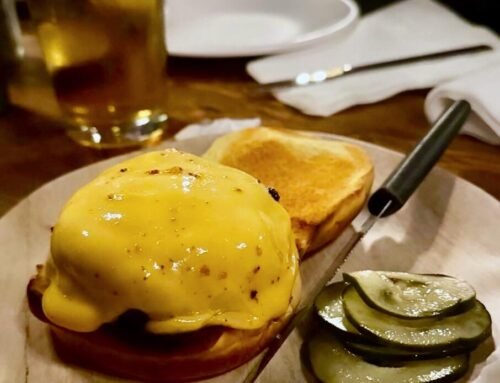 The Best Skillet-Cooked Cheeseburger – Garden & Gun