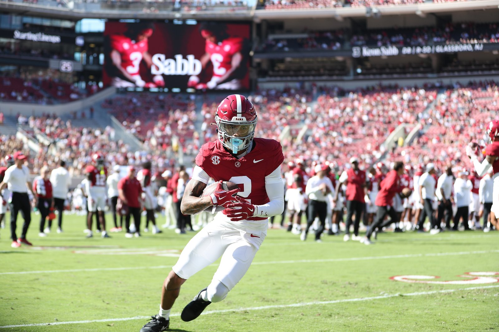 Alabama avoids a letdown, survives South Carolina's late game magic -...