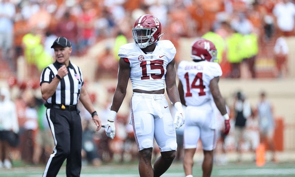 Alabama linebacker Dallas Turner (15) before a play against Texas at Darrell K RoyalÐTexas Memorial Stadium in Austin, TX on Saturday, Sep 10, 2022.