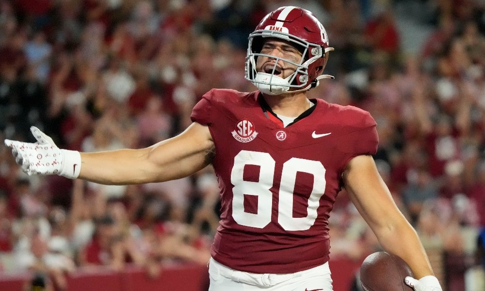 Alabama tight end Josh Cuevas celebrates a touchdown in Bryant-Denny Stadium