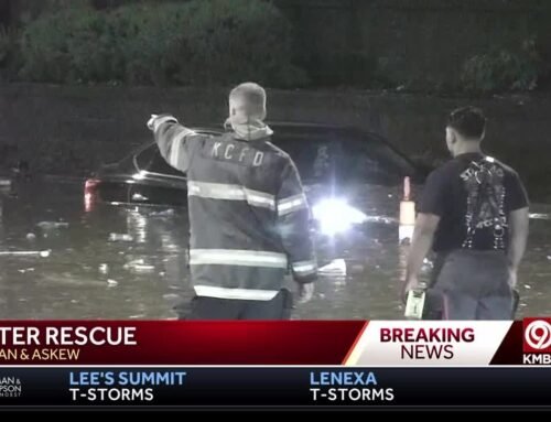 Flash flooding traps drivers in Kansas City