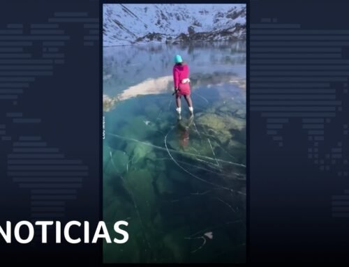 Un lago en Alaska se volvió transparente tras congelarse | Noticias Telemundo