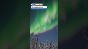 ‘Watermelon’ Aurora Dances Over Alaska