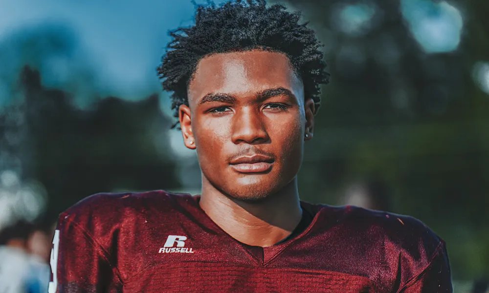 Benjamin Russell 4-Star QB sets commitment date, will choose between ...