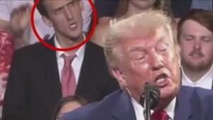 Audience member steals the show by impersonating Trump during speech