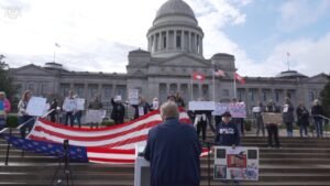 Protesters gather at Arkansas state Capitol ahead of Trump’s address …