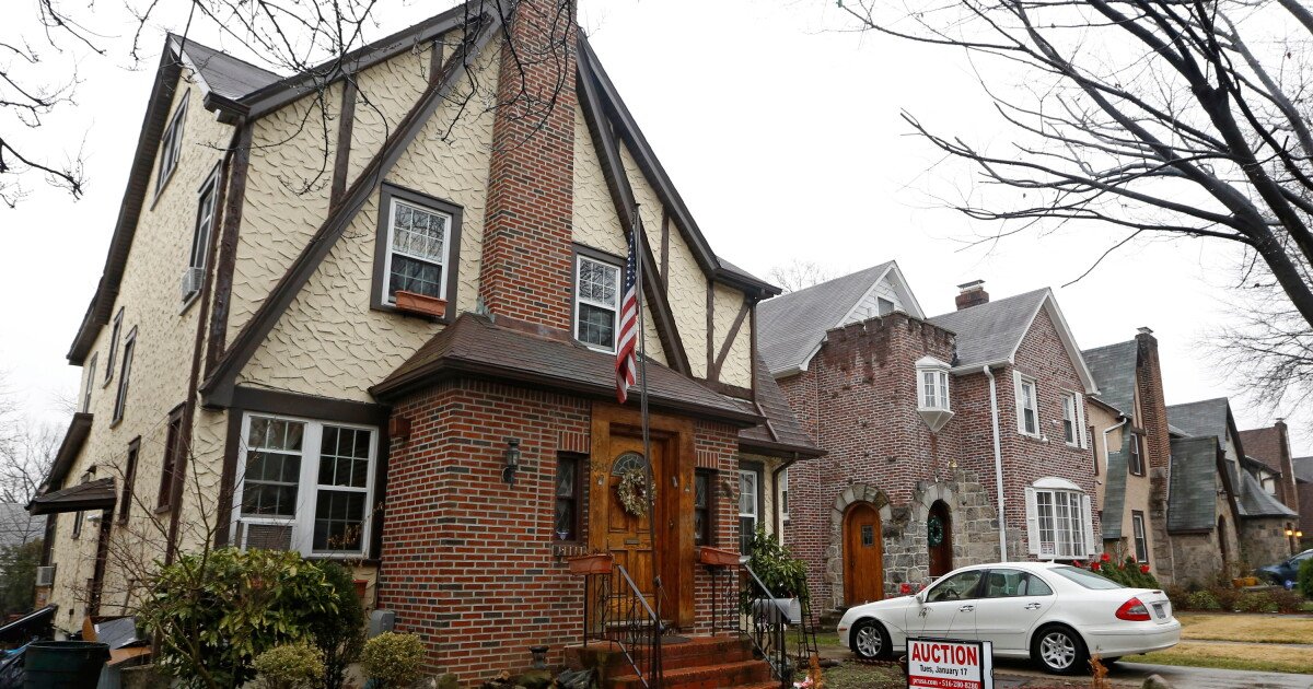Donald Trump’s boyhood home in Queens sells for $1.93 million