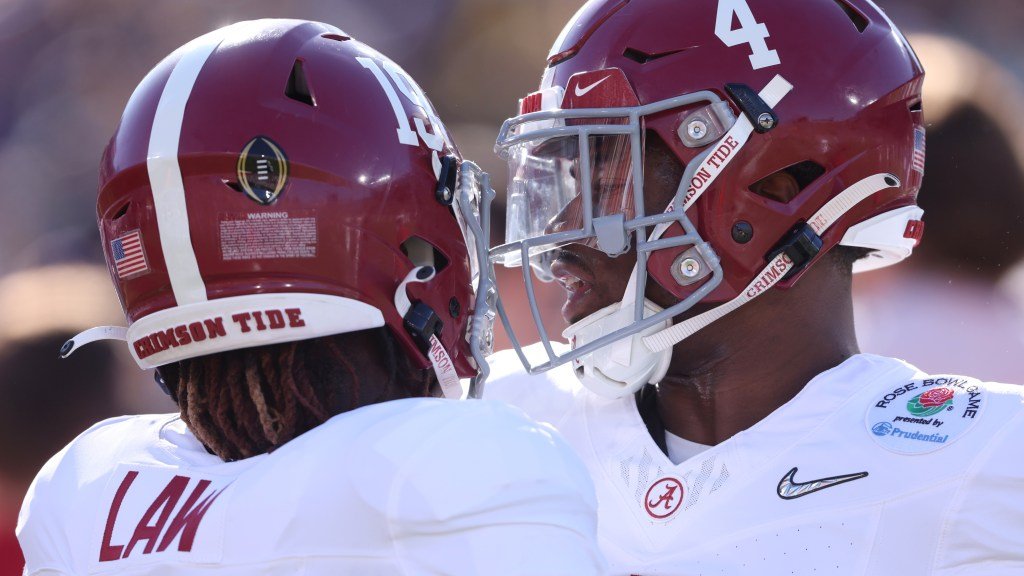 Alabama near the top in latest college football Top-25 rankings