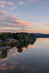 This Alabama City Has A Stunning Waterfall, River Adventures, And The Cutest Shops