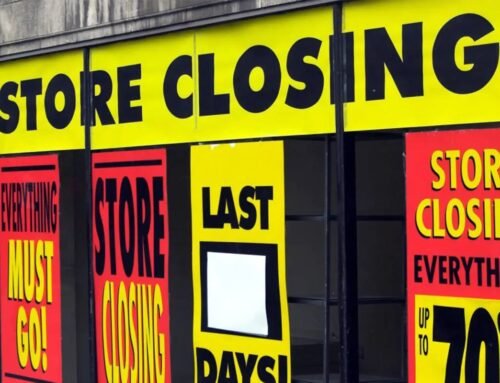 Leslie’s Pools closes 80 stores