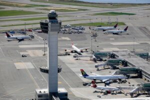JetBlue flight from Las Vegas hits drone before landing in New York | Local Las Vegas