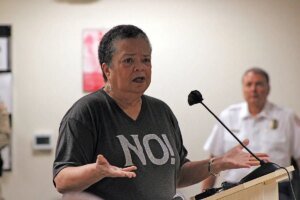 Pahrump voices its opposition to data centers at Nye County forum | Local Nevada
