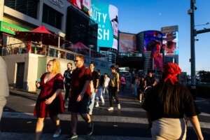 Las Vegas jobs grow faster than US average, but wages rise slower, BLS report finds