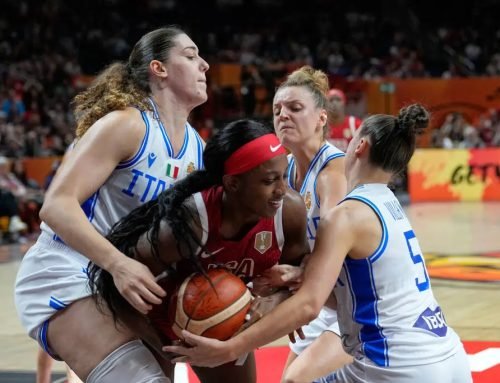 Jackie Young, Chelsea Gray lead US in narrow FIBA women’s World Cup win vs. Italy | Aces