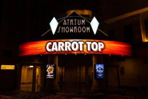 Singer accused of extorting Carrot Top should be under filing restrictions, lawyer says | Civil Courts