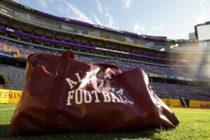 No. 10 LSU stuns No. 6 Alabama with 2-pt conversion in OT