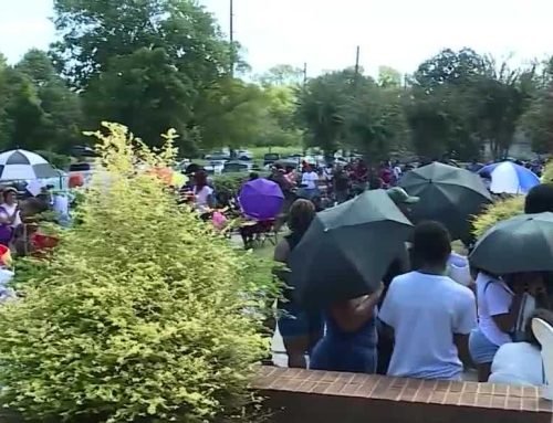 Dozens wait hours in heat for Jefferson County power bill assistance
