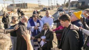 Faith leaders enter Broadview ICE facility on Ash Wednesday after jud…