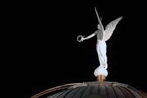 Arizona House votes on 250 bills in 19 hours, ends in pre-dawn chaos …