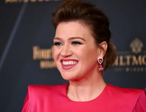 Kelly Clarkson Slams Brooklyn Store, Business Defends Itself