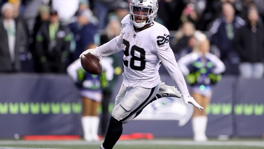 NFL analyst expects Raiders to franchise tag Josh Jacobs
