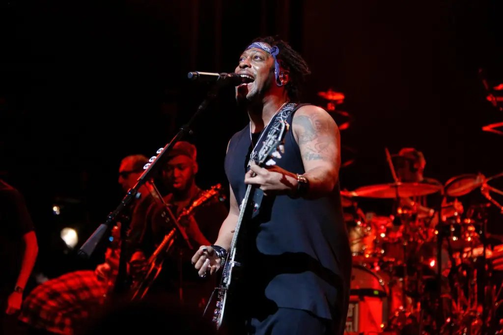 Jamie Foxx, Maxwell, Jill Scott, Flea, Doja Cat and more react to the...