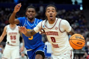 Philon scores 29 points, Alabama wipes out early deficit to oust Hofs…
