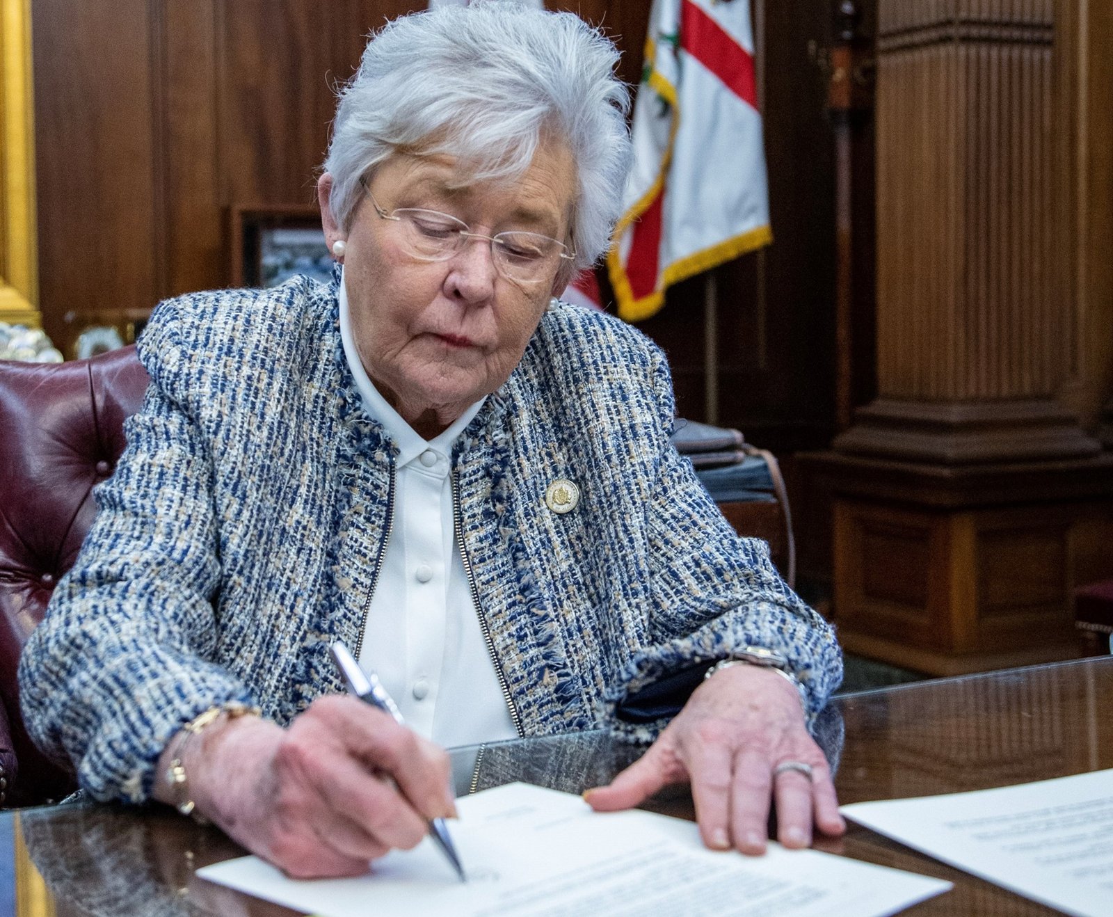 Paul DeMarco: Kay Ivey ensures Alabama assist Hurricane recovery effo...