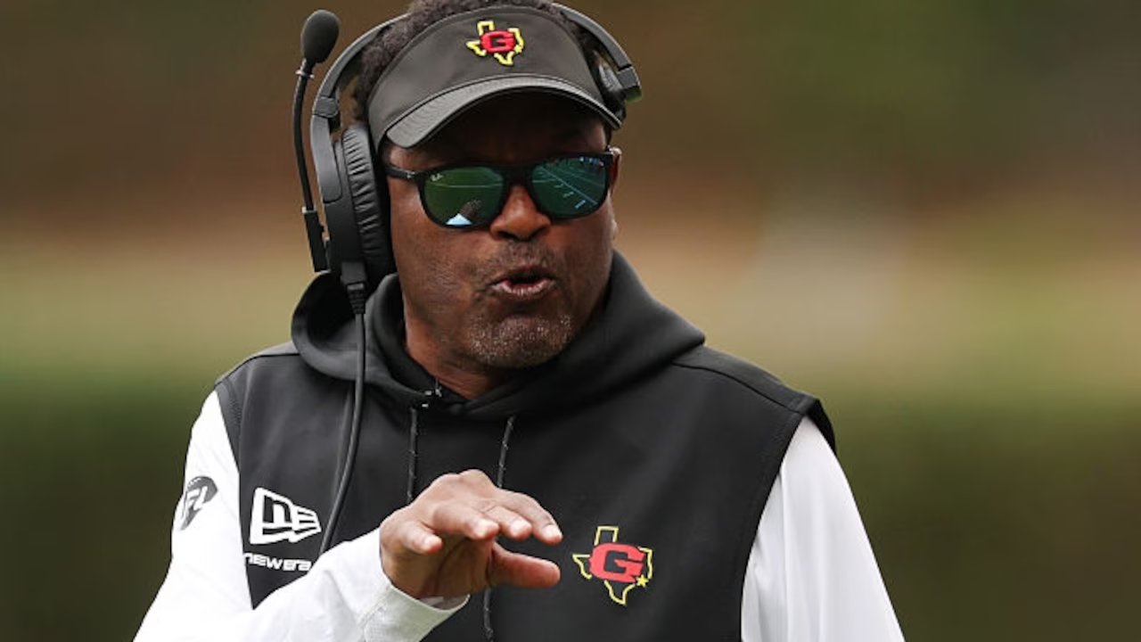 AJ McCarron squares off with ‘legendary coach’ again in UFL