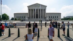 Supreme Court strengthens Trump’s firing power at independent agencie…