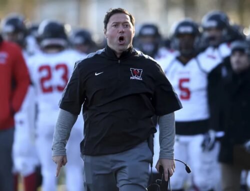 Wesleyan grabs piece of NESCAC title, holds off Trinity, 31-24, in cl…