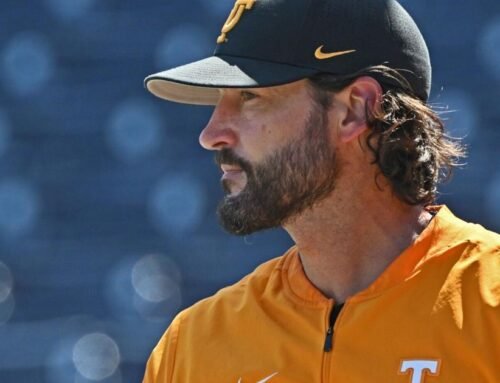 Tennessee head coach Tony Vitello looks on during batting practice be…