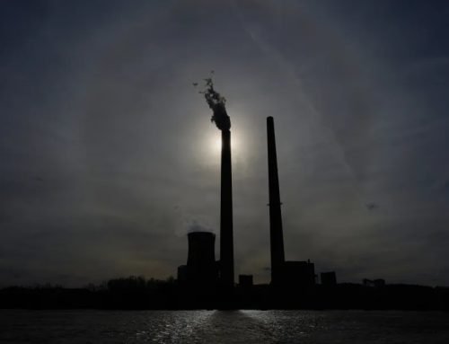 Trump guts climate rules for coal and gas power plants