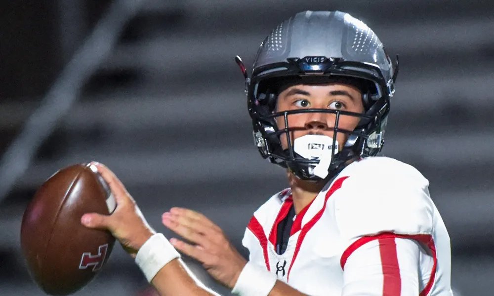 Alabama football quarterback commit throws 42 touchdowns, 0 intercept...