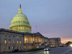 With 2 weeks until midterms, analysts say Dems still on track to win …