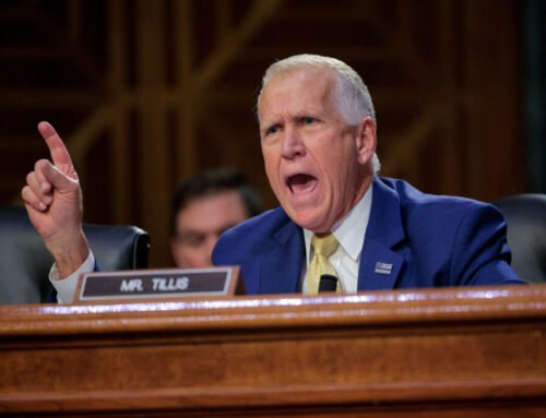 Republican senator demands Kristi Noem resign over Minneapolis shooti…