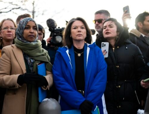 Judge blocks Noem policy limiting congressional visits to immigrant d…