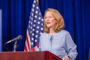 Mayes declines to prosecute Hobbs for Sunshine Residential bribery ac…