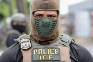 US Senate Dems press Mullin to ensure all immigration agents have bod…