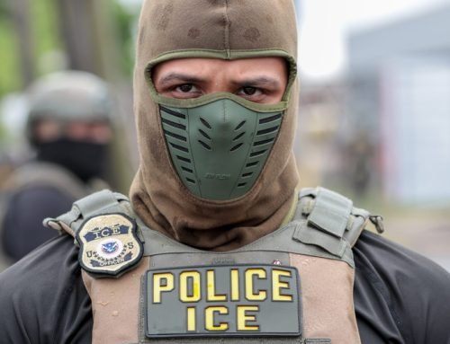 US Senate Dems press Mullin to ensure all immigration agents have bod…